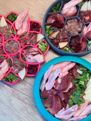 🩷🩶🩵 Dnešní skóre: Příprava: 30 minut 😤 Zbaštěno: za 42 vteřin 🤯🤣 Kdyby šlo jen o rychlost jezení, máme doma olympijskou...